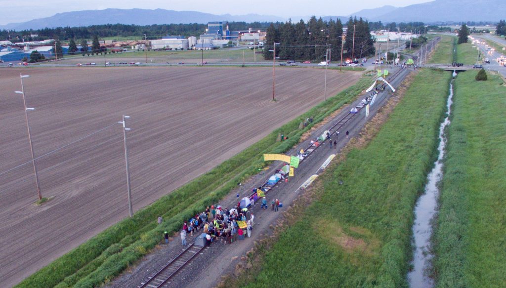 20160513_Ana_Protest_Train_01